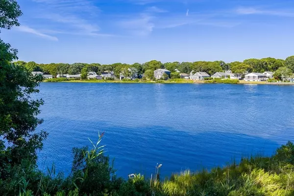 Falmouth, MA 02540,29 Miami Ave
