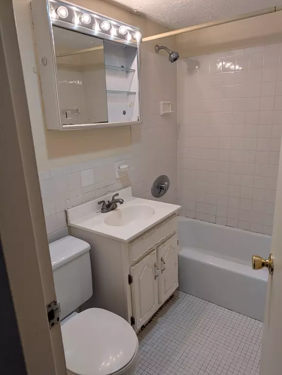 Boston, MA 02114,8 Whittier Place #9H