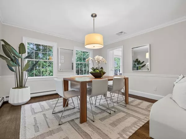 Wellesley, MA 02482,19 Marvin Road