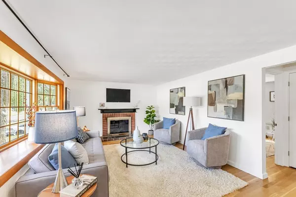 Norwood, MA 02062,136 Azalea Dr