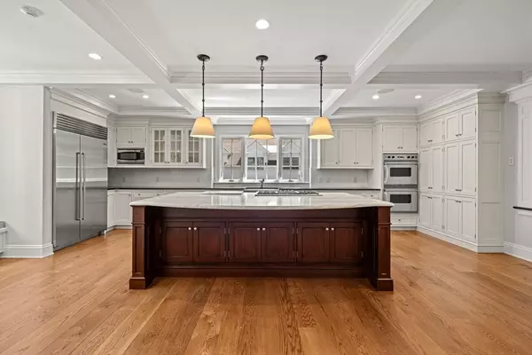 Wellesley, MA 02481,3 Ravine Rd