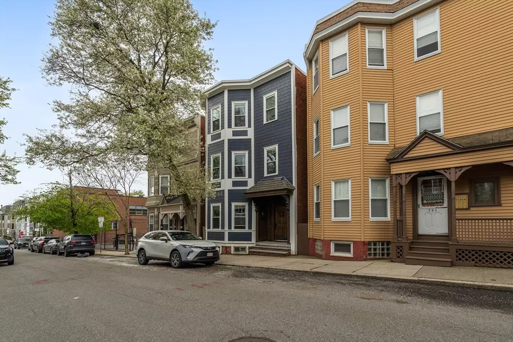 Boston, MA 02127,733 E 3rd St