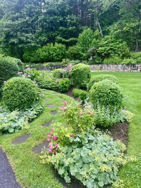 Weston, MA 02493,448 & 454 Concord Rd