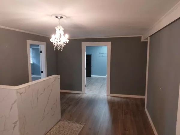 Sturbridge, MA 01566,71 Main Street #4