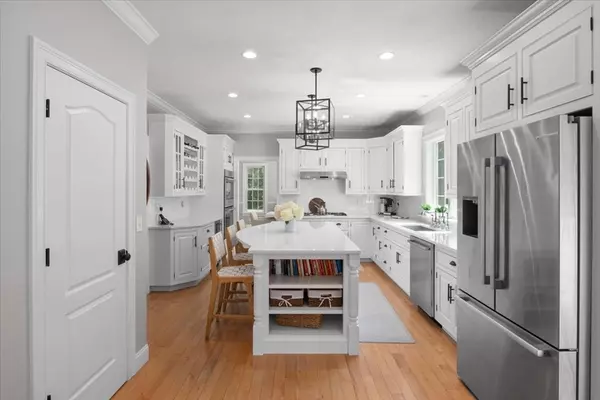 Norfolk, MA 02056,14 Willow Pl
