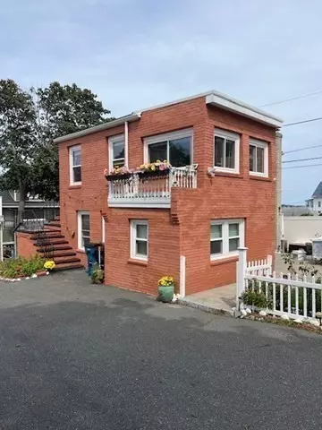 Nahant, MA 01980,54 Lennox Road #2