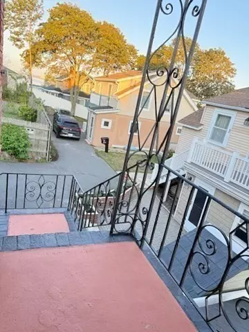 Nahant, MA 01980,54 Lennox Road #2