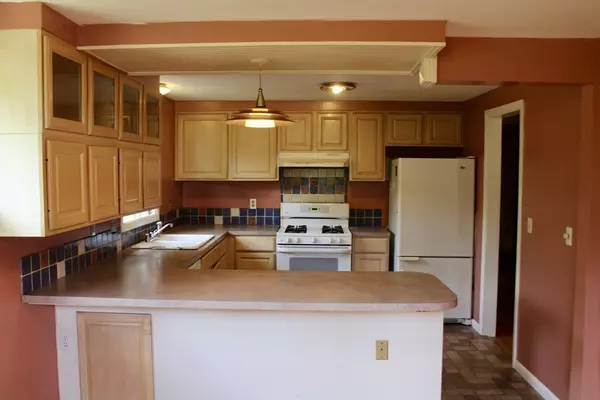 Amherst, MA 01002,74 N Whitney St