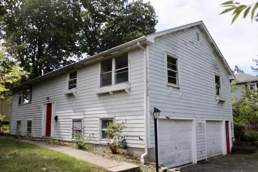 74 N Whitney St, Amherst, MA 01002