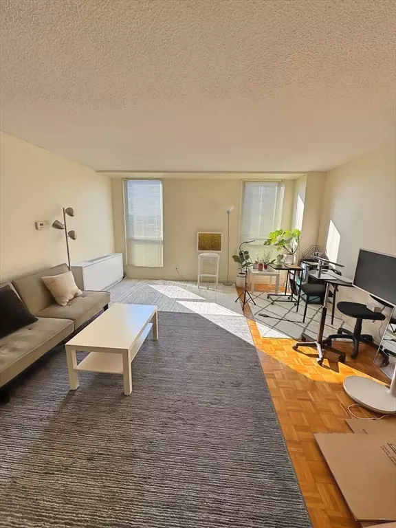 Brookline, MA 02445,33 Pond Ave #1010