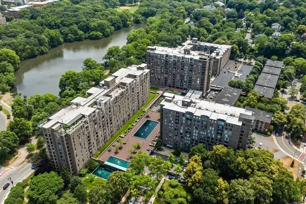 33 Pond Ave #1010, Brookline, MA 02445