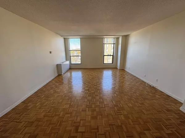 Brookline, MA 02445,33 Pond Ave #1010