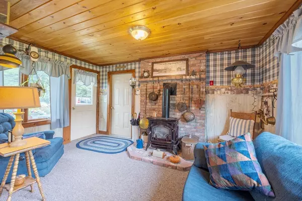 Granby, MA 01033,154 Batchelor St