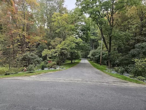 West Newbury, MA 01985,29 Pleasant