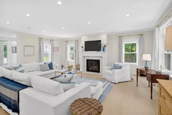 Dartmouth, MA 02748,738 Smith Neck Rd