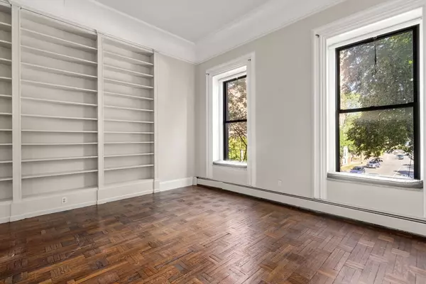 Boston, MA 02116,103 Beacon Street #3