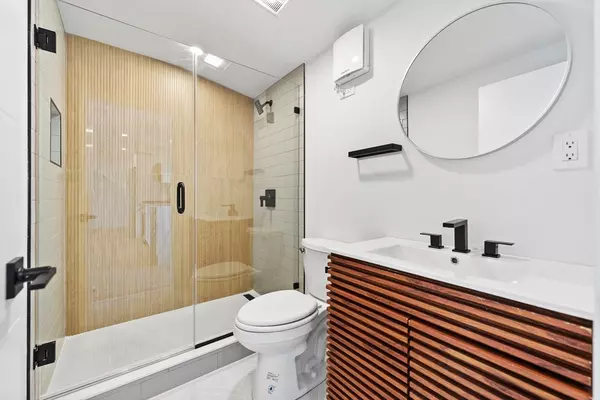 Marblehead, MA 01945,290 Washington #3