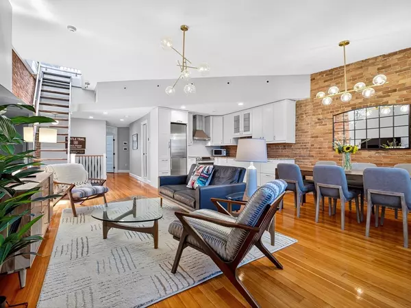 Boston, MA 02116,157 Beacon #PH