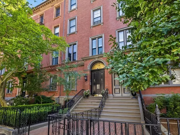 Boston, MA 02116,157 Beacon #PH