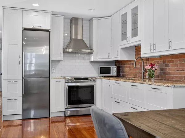 Boston, MA 02116,157 Beacon #PH