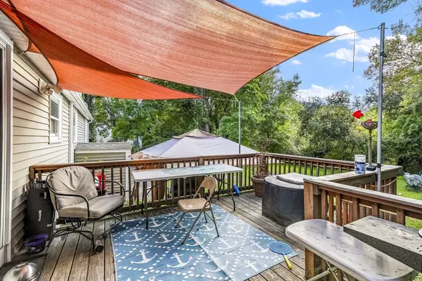 Swansea, MA 02777,264 Hortonville Rd