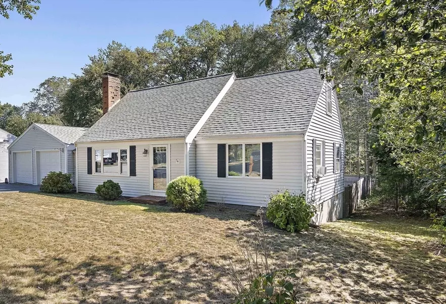 47 Postgate Rd, Hamilton, MA 01982