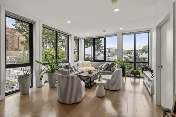 Boston, MA 02134,30 Penniman #201