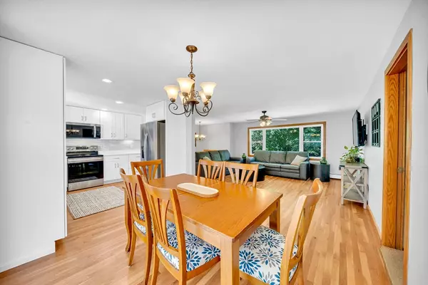 North Andover, MA 01845,128 Bradford St