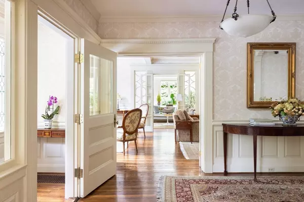 Newton, MA 02458,59 Hyde Ave