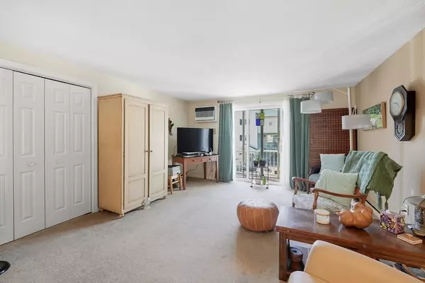 South Hadley, MA 01075,41 W Summit #32