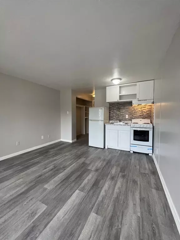 Holyoke, MA 01040,1159 Dwight Street #O