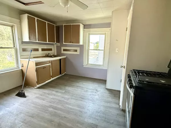 Worcester, MA 01608,7 Lodi St