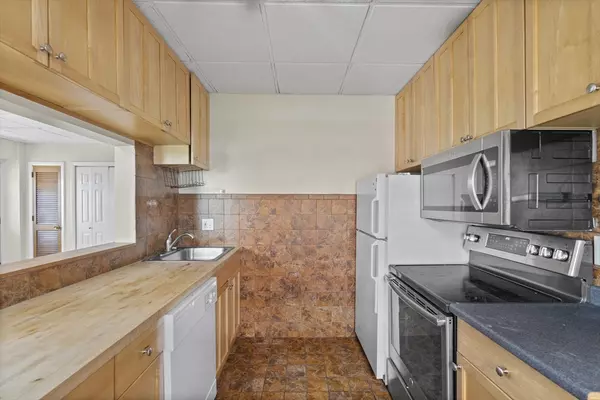 Boston, MA 02127,105 W 4th St #3A