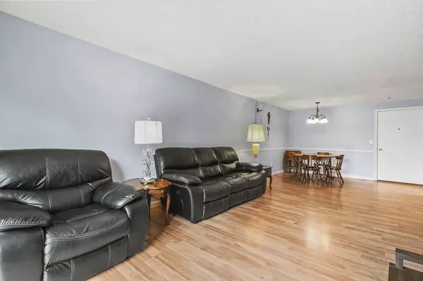 Amesbury, MA 01913,25 Clarks Road #307
