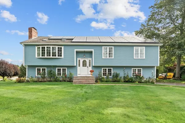 136 Bramblebush Rd, Stoughton, MA 02072