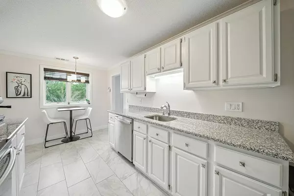 Peabody, MA 01960,12 Ledgewood Way #26