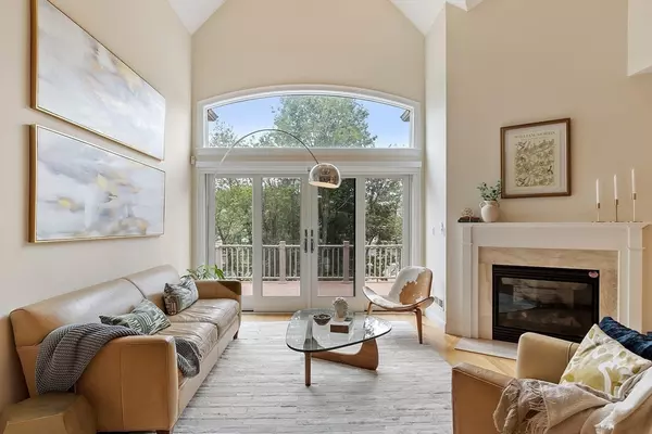 Belmont, MA 02478,5 Meadows Ln #105