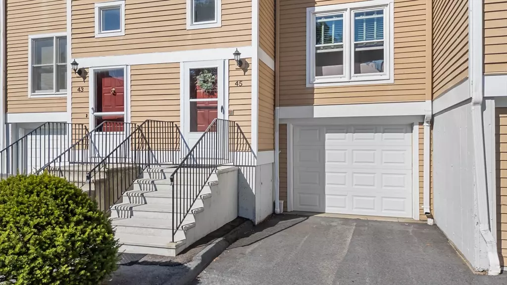 45 Camelot Dr #45, Worcester, MA 01602