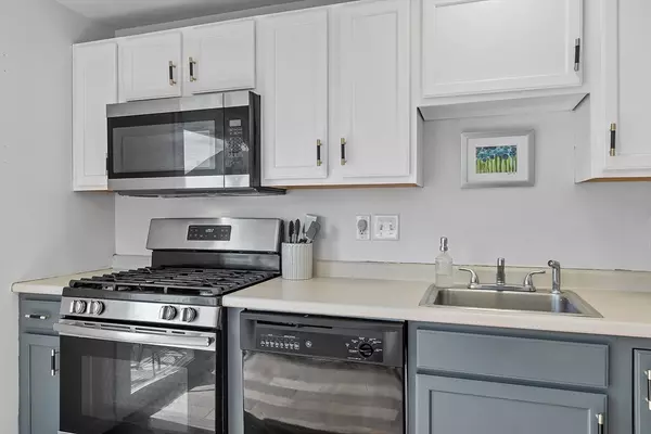 Lowell, MA 01851,60 Liberty Street #3