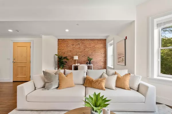 1471 Beacon Street #7, Brookline, MA 02446