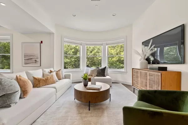 Brookline, MA 02446,1471 Beacon Street #7