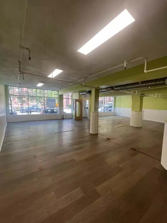 Brookline, MA 02145,60-62 Harvard #1A