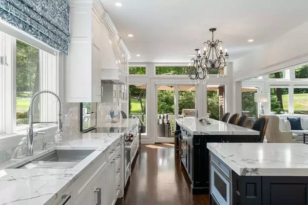 Ipswich, MA 01938,192 Country Club Way