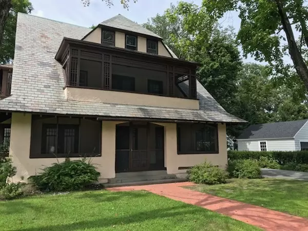 Wellesley, MA 02482,19 Homestead Rd #1