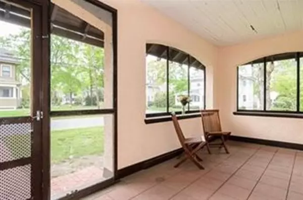Wellesley, MA 02482,19 Homestead Rd #1