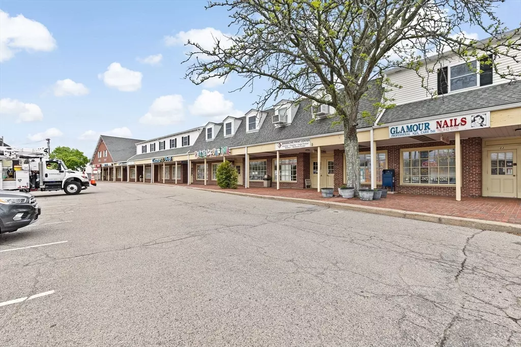 Waltham, MA 02453,85 River St #6