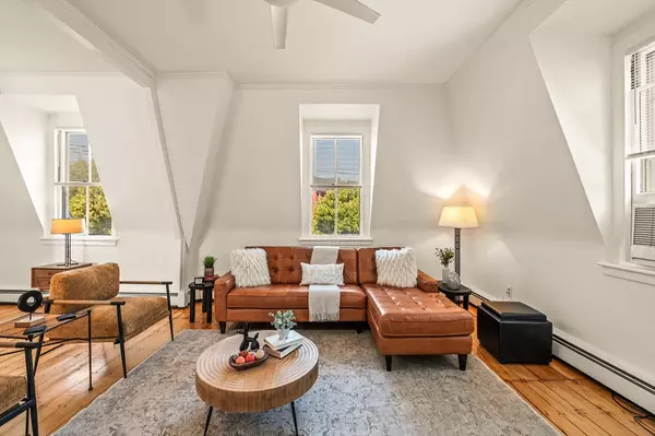 Salem, MA 01970,389 Essex St #3
