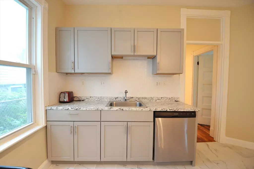 Boston, MA 02120,10 Bucknam St #1