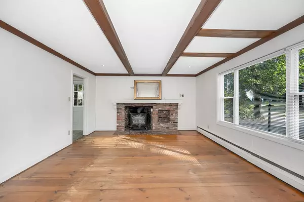 Dracut, MA 01826,84 Pine Valley Dr