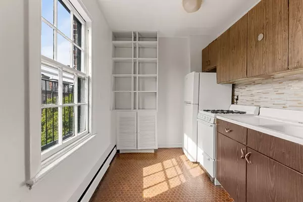 Boston, MA 02116,37 Lawrence St #16